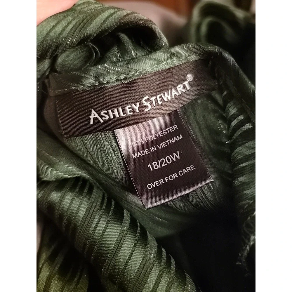 Ashley Stewart Sz 2X (18/20) Emerald Green Long Balloon Sleeve Smocked Hem Scarf - Picture 7 of 7
